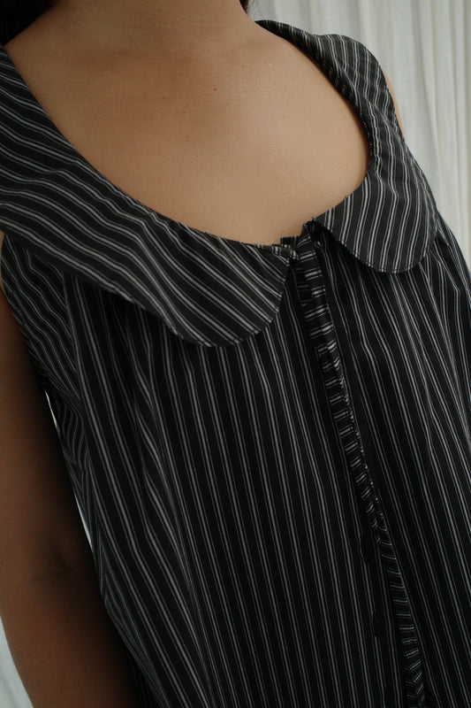 Round Collar Top - Mono Stripe